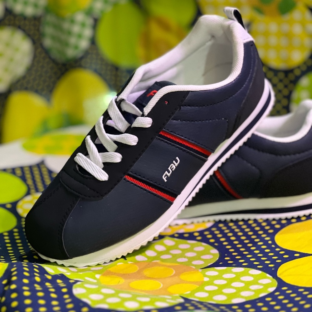 Vintage Deadstock 2000s Y2Kwomen’s FUBU University sneakers